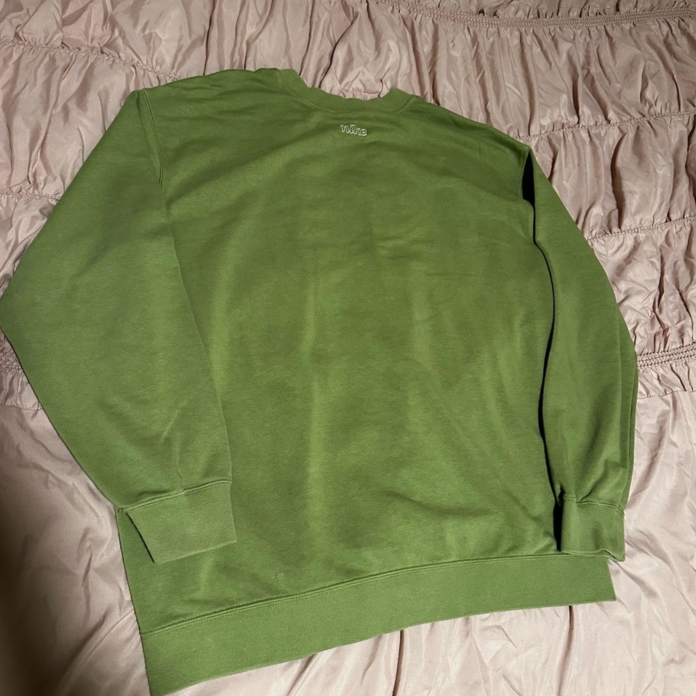 Nike Dri-FIT Get Fit Women's Graphic Crew-Neck Sweatshirt - Picture 8 of 11